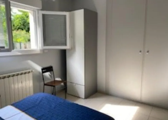 Pieds Dans L'eau A Avec Jardin Et Equipements Complets - Fr-1-494-130 *