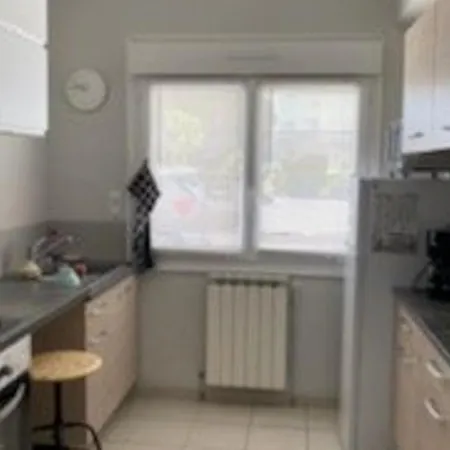 Pieds Dans L'eau A Avec Jardin Et Equipements Complets - Fr-1-494-130 * Royan